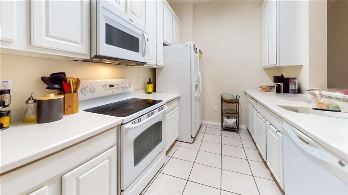 8304 Portofino Dr #103 - Photo 5 of 17