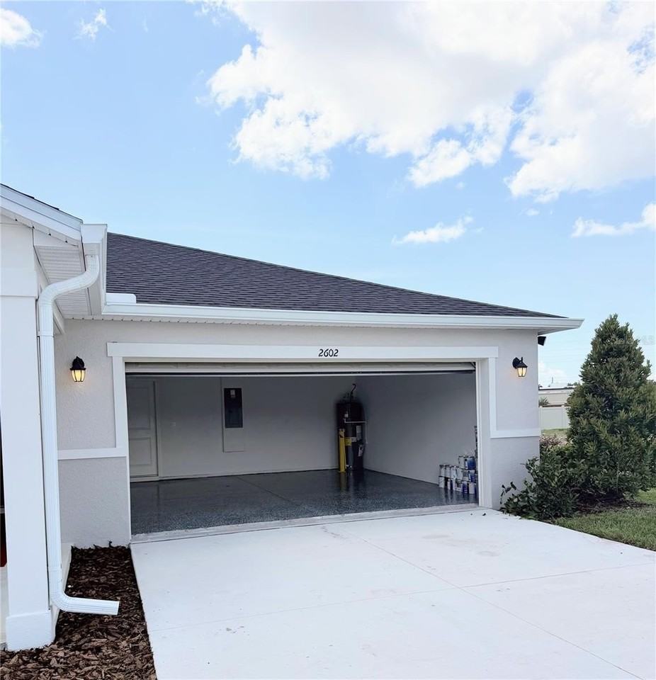 2602 Lola Ln - Photo 3 of 38