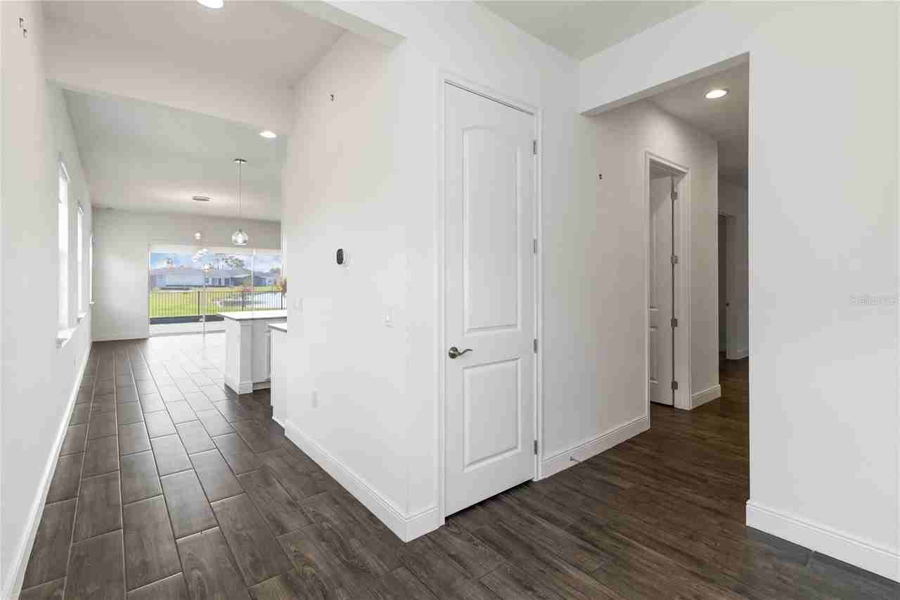 2709 Greenlands St - Photo 3 of 32