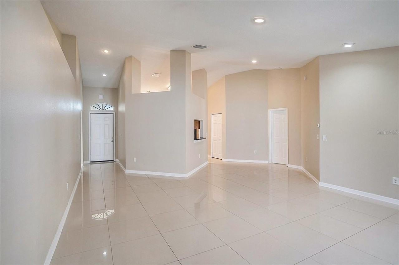 12712 Longcrest Dr - Photo 6 of 25