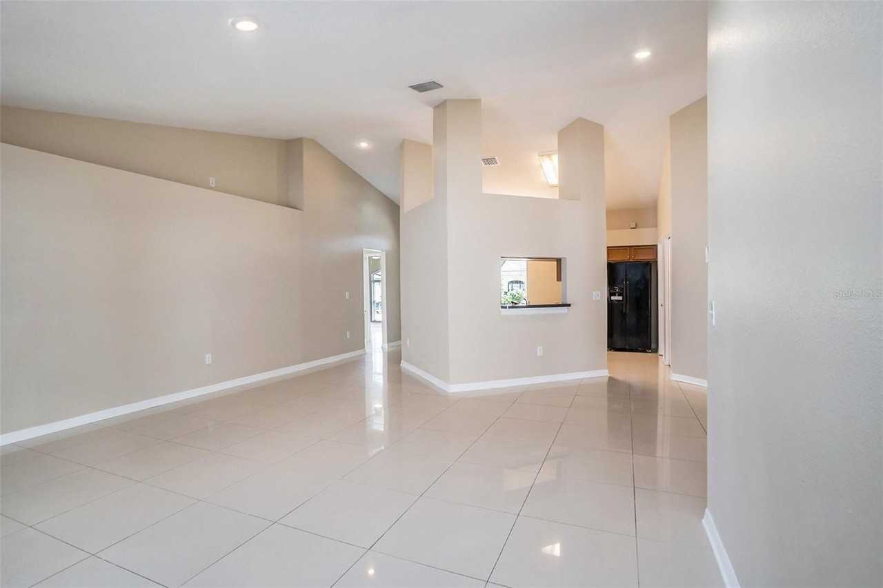 12712 Longcrest Dr - Photo 7 of 25