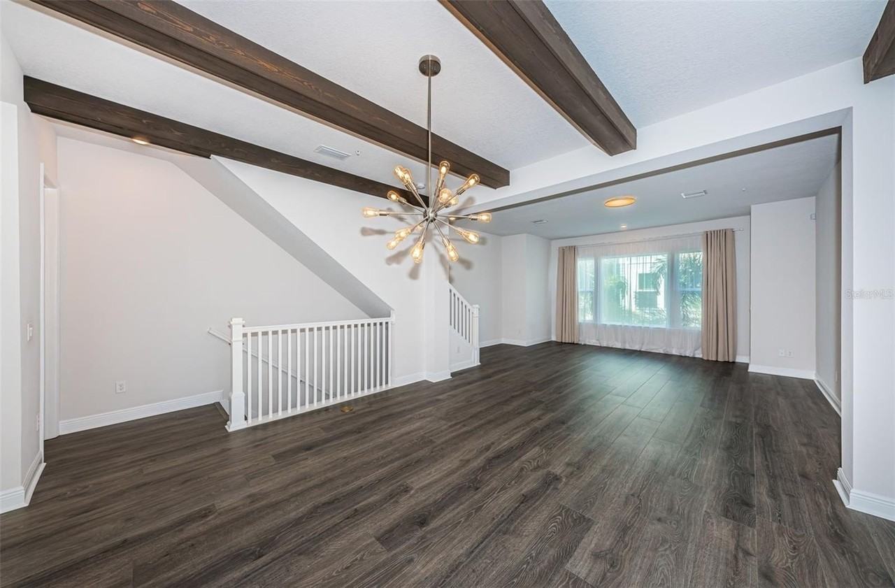815 Burlington Ave N - Photo 7 of 50