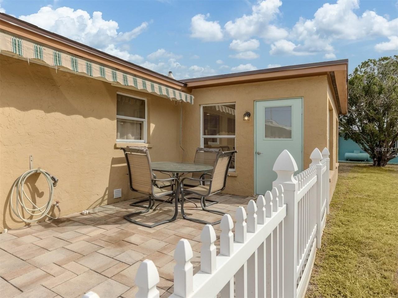 1215 Mango Ave - Photo 4 of 46