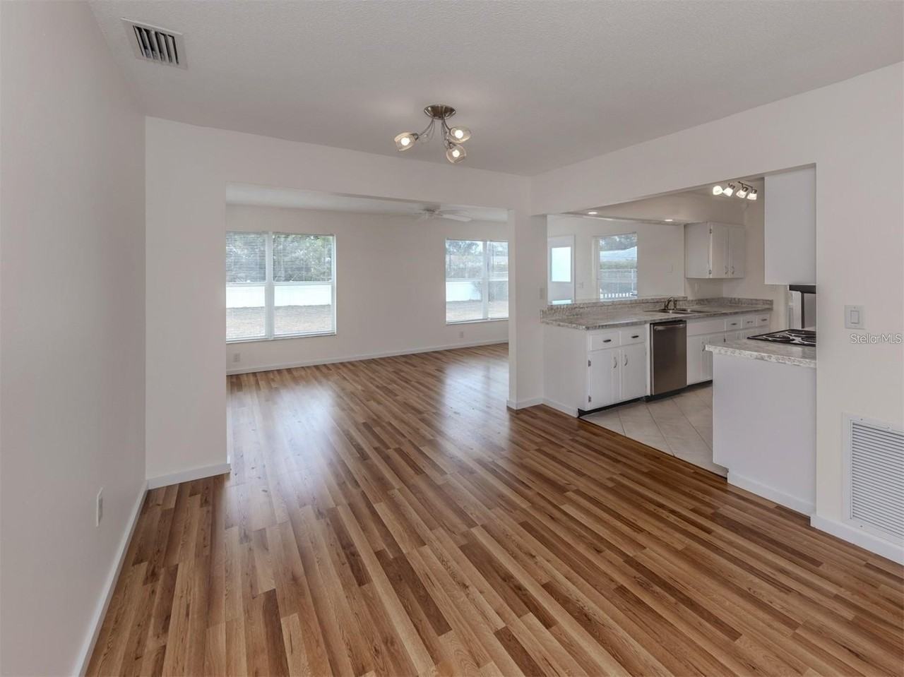 1215 Mango Ave - Photo 7 of 46