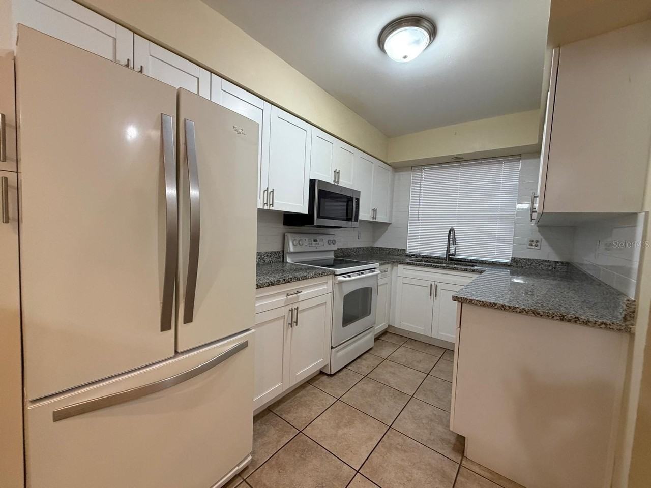 7501 Gallineta Ct - Photo 7 of 38