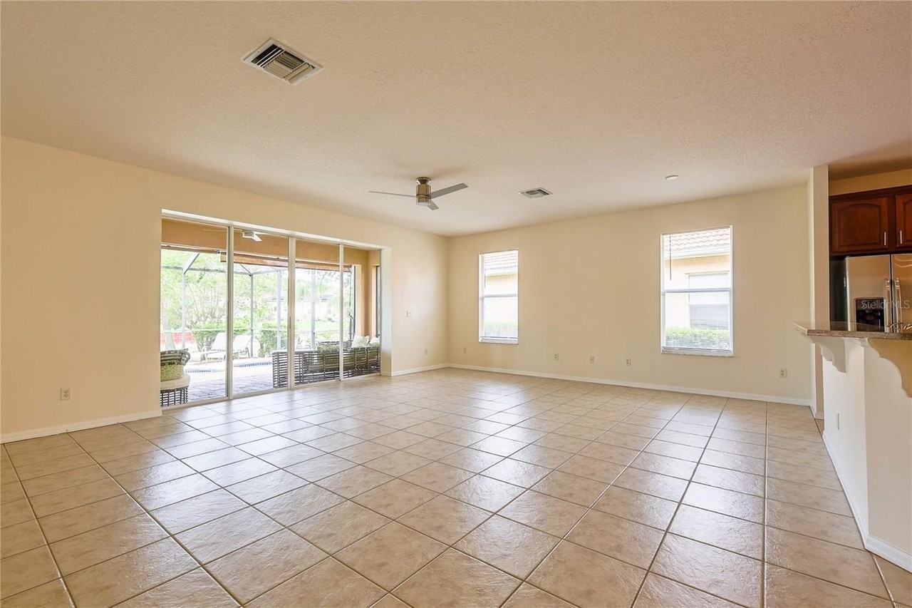 18014 Java Isle Dr - Photo 5 of 38