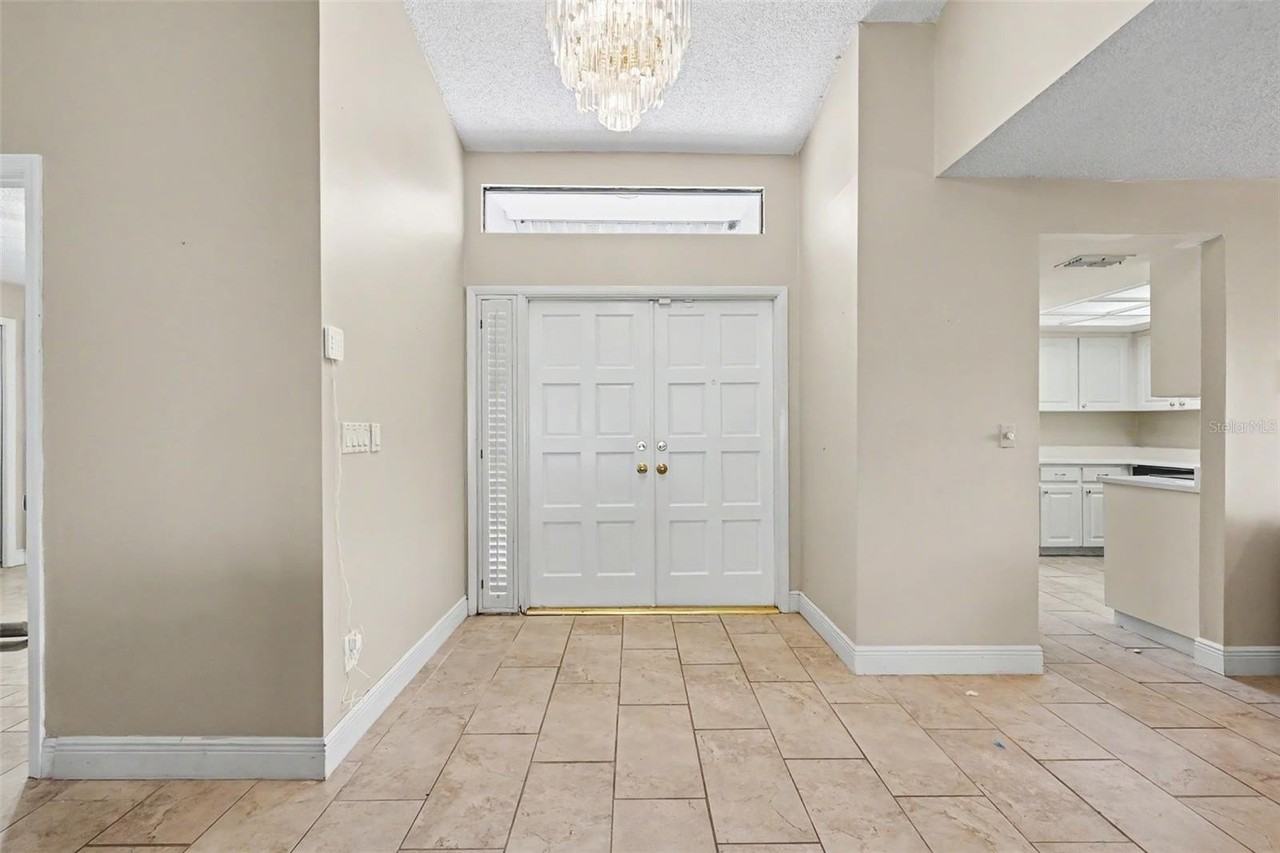 11502 Robles Del Rio Pl - Photo 4 of 39