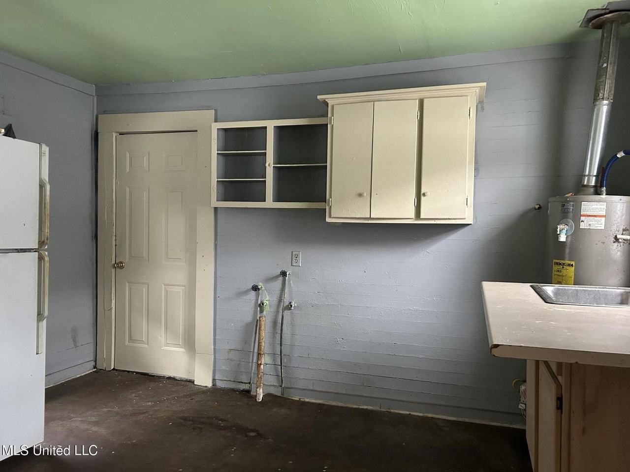 617 Avenue L - Photo 5 of 5