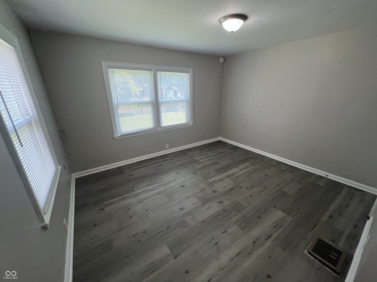 614 N Moreland Ave - Photo 3 of 12