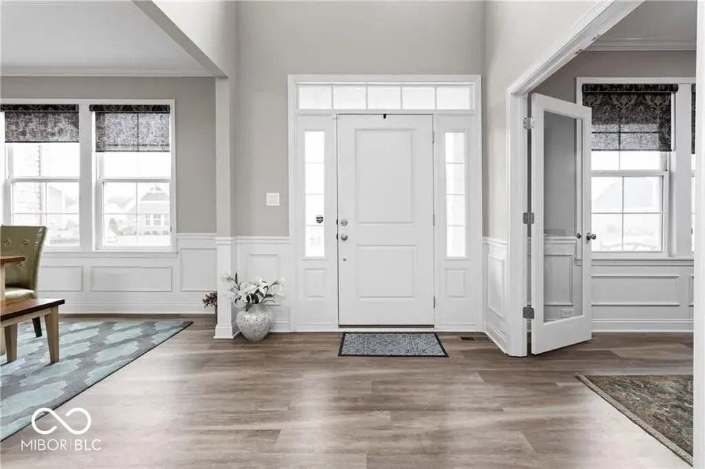 680 Ridge Gate Dr - Photo 5 of 33