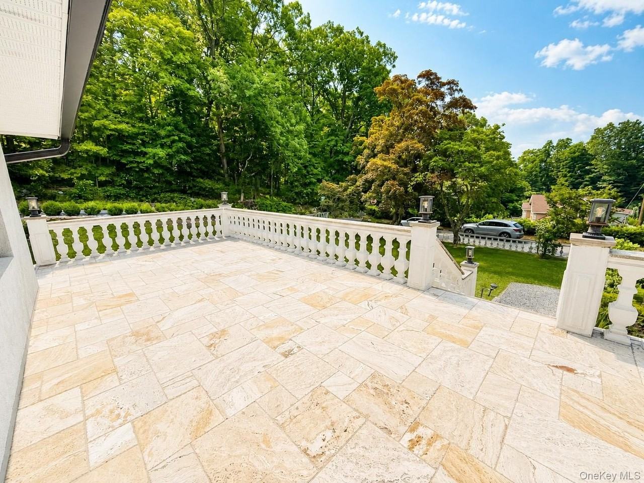 4 Hickory Dr - Photo 2 of 27