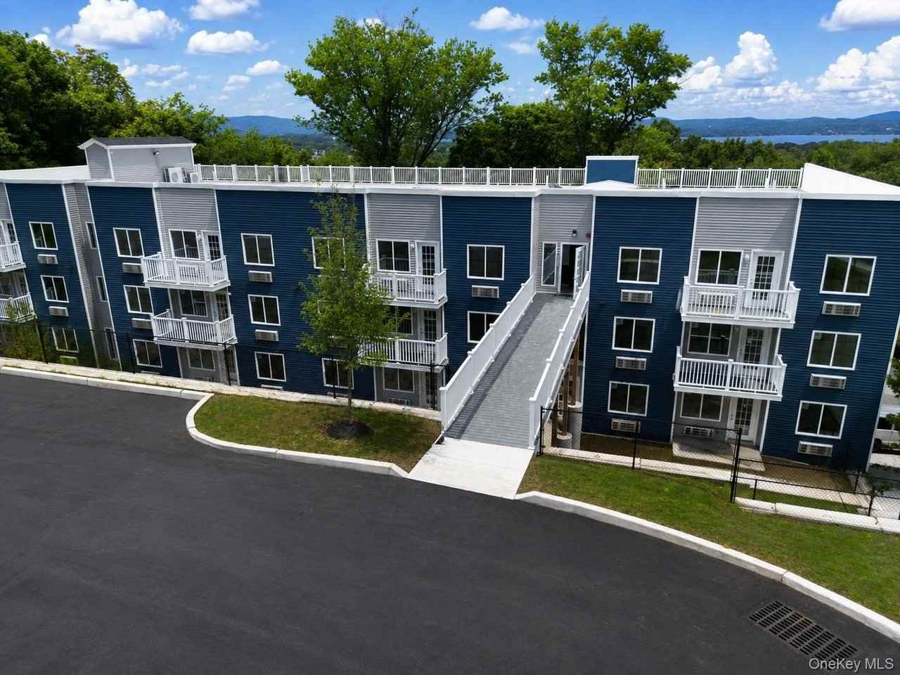16 Dowd St #102