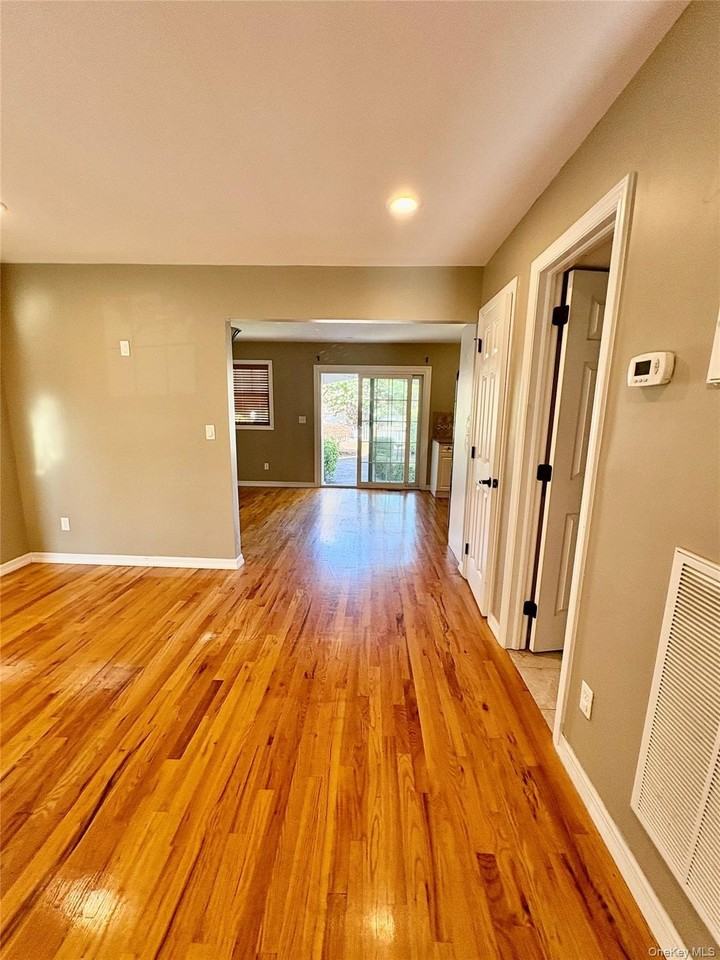 14 Madison Ave - Photo 7 of 14