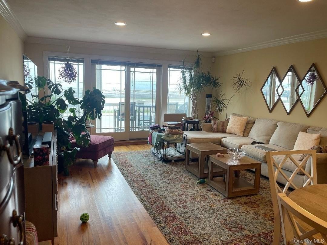 329 W Broadway - Photo 3 of 20