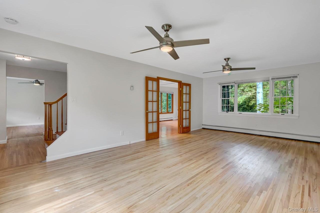 8 Tobi Ln - Photo 5 of 28
