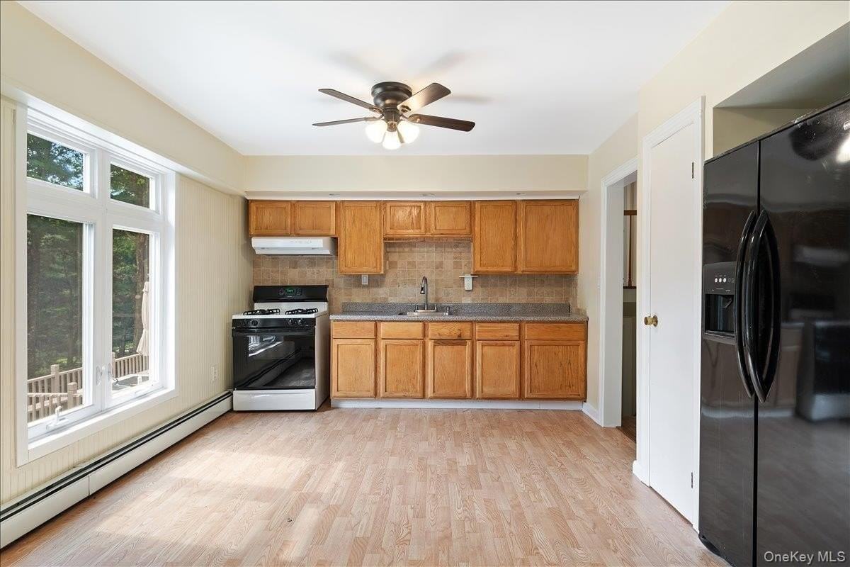 674 Sprout Brook Rd - Photo 3 of 21