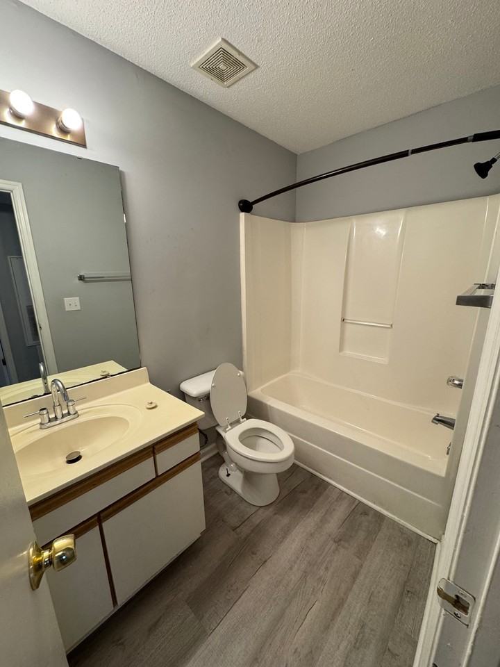 8546 HOPKINS CIRCLEUNIT F #1 - Photo 5 of 10