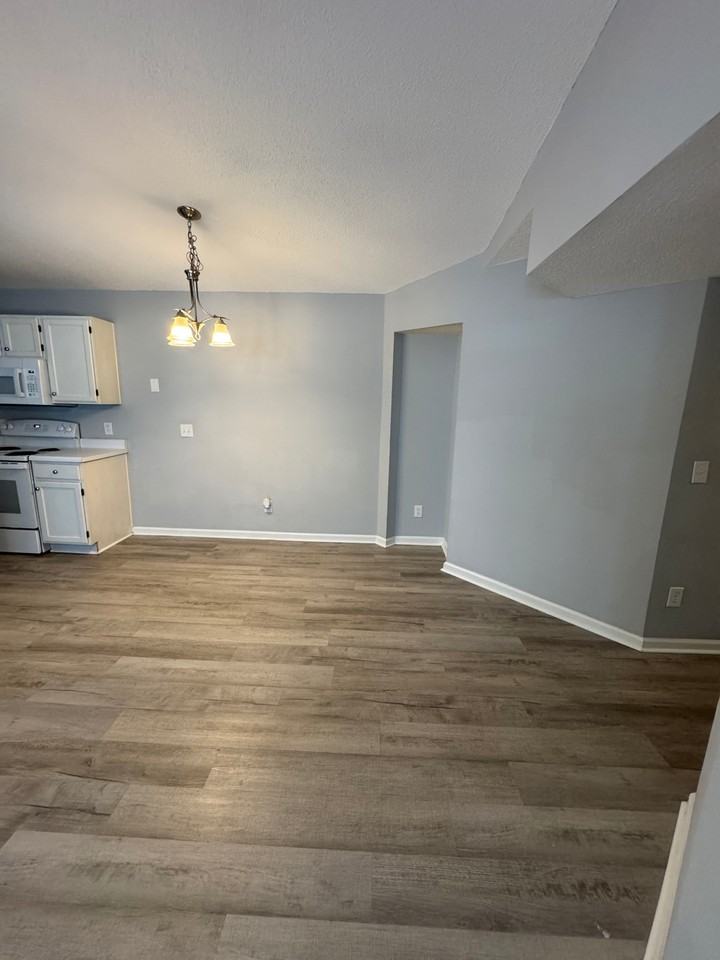 8546 HOPKINS CIRCLEUNIT F #1 - Photo 7 of 10
