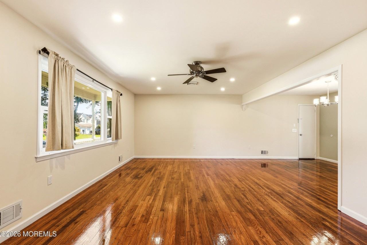 1200 Lawrence Ave - Photo 7 of 31