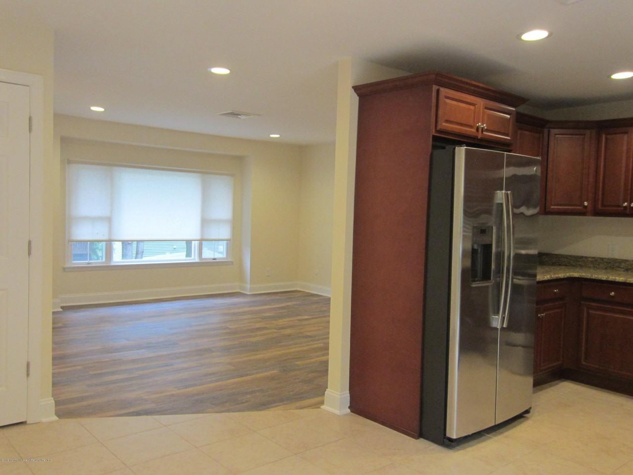 22 Lasatta Ave #2B - Photo 3 of 24