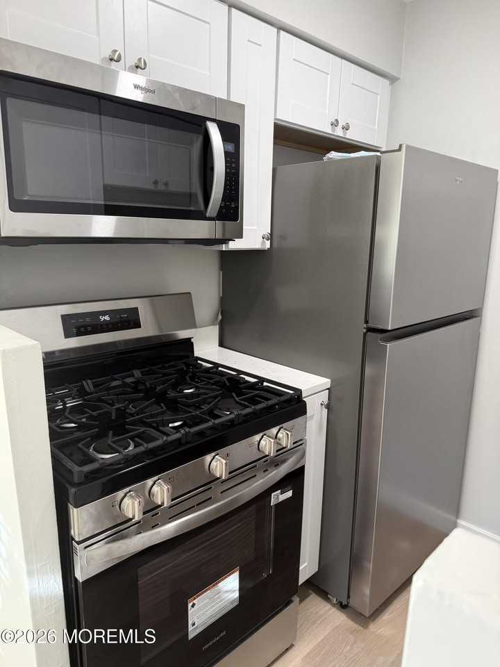 407 8th Ave #2G - Photo 2 of 9