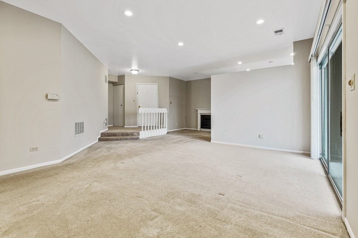 1665 Commodore Ct #7 - Photo 4 of 28