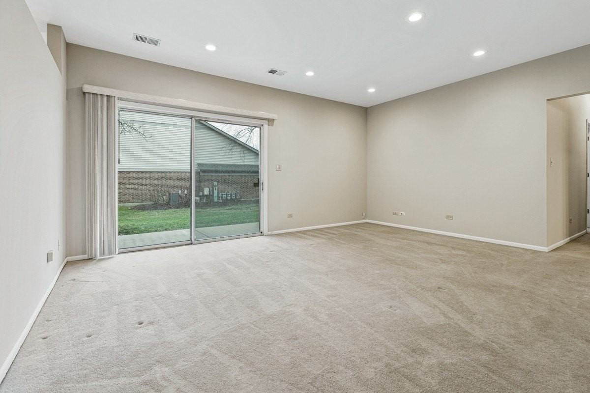 1665 Commodore Ct #7 - Photo 5 of 28