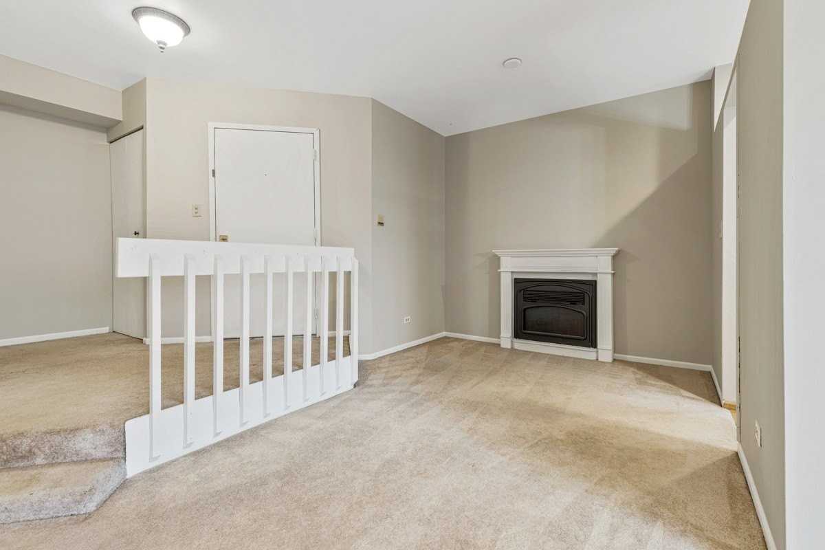 1665 Commodore Ct #7 - Photo 6 of 28