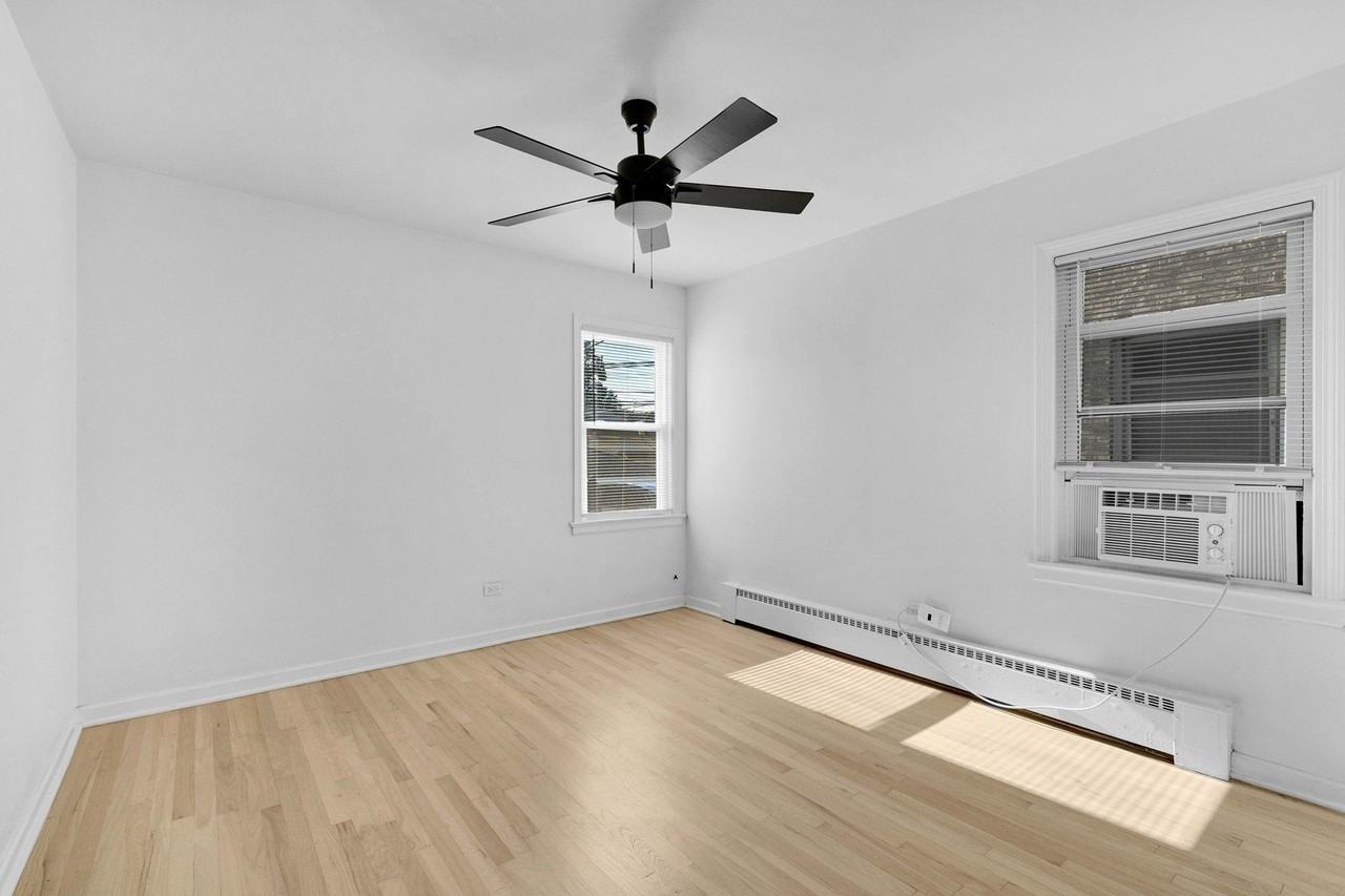 4614 N Central Ave #3 - Photo 4 of 14