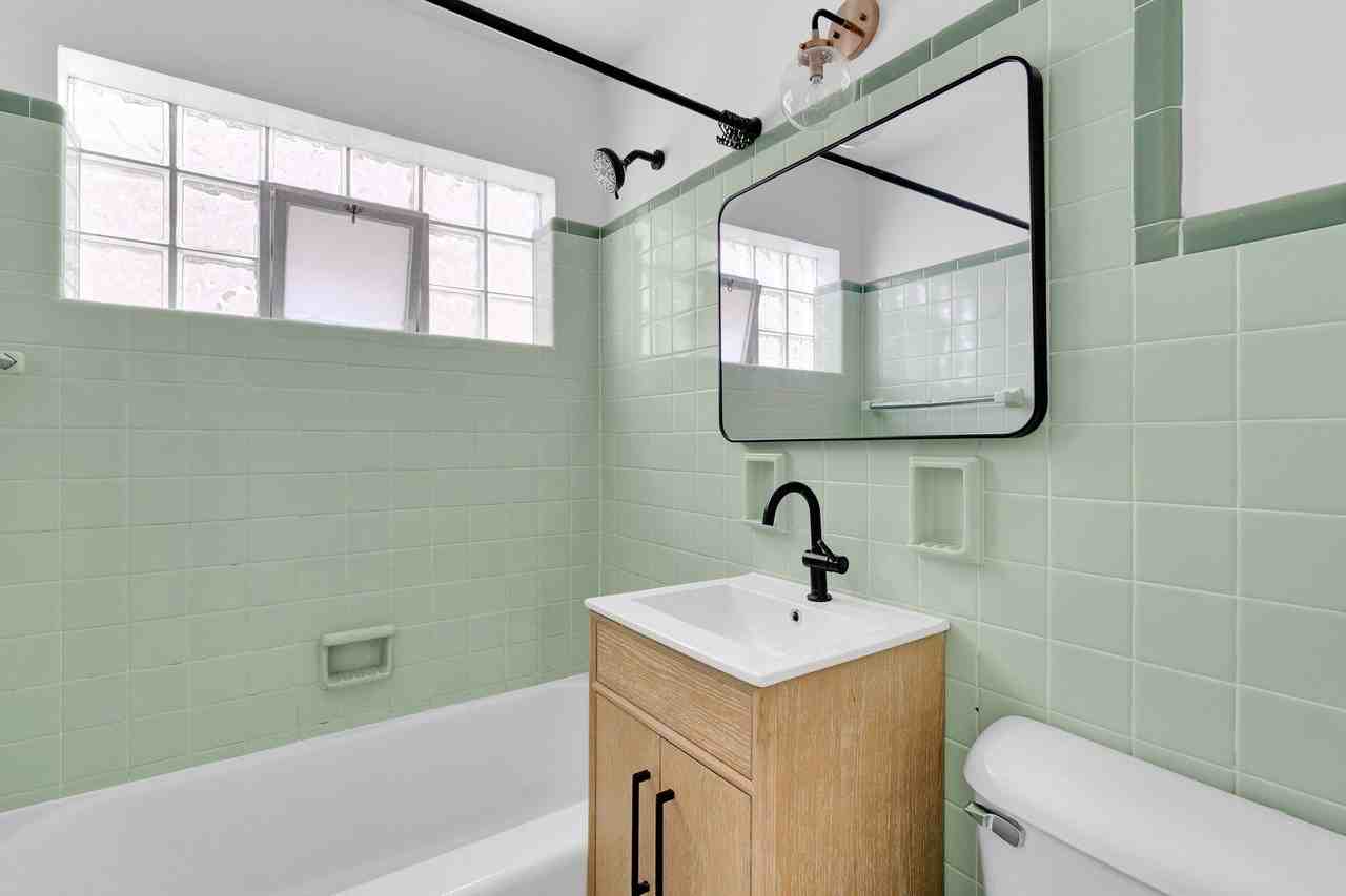 4614 N Central Ave #3 - Photo 6 of 14