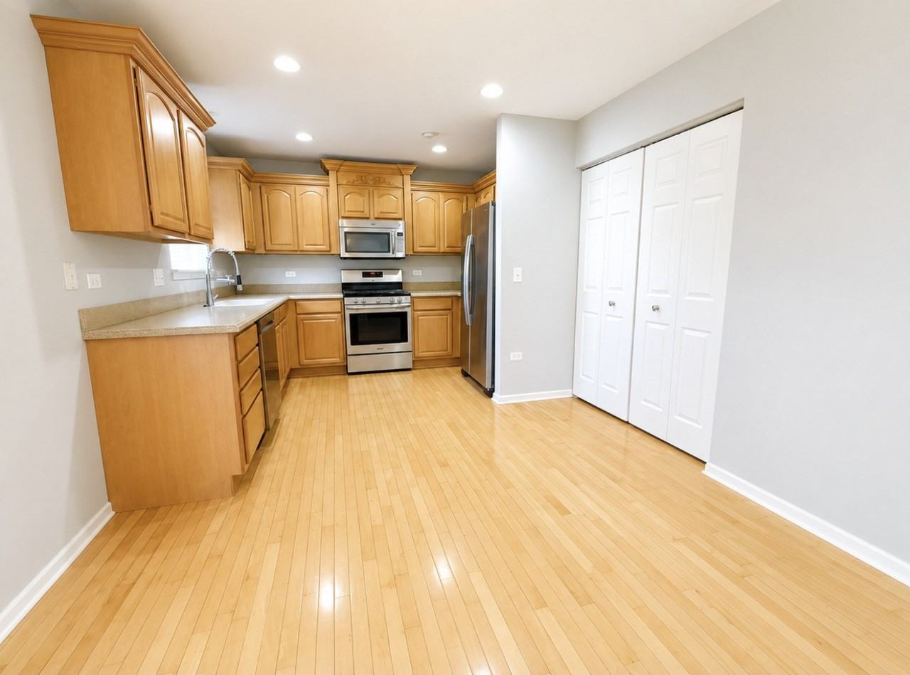 3131 Saganashkee Ln #3131 - Photo 3 of 16