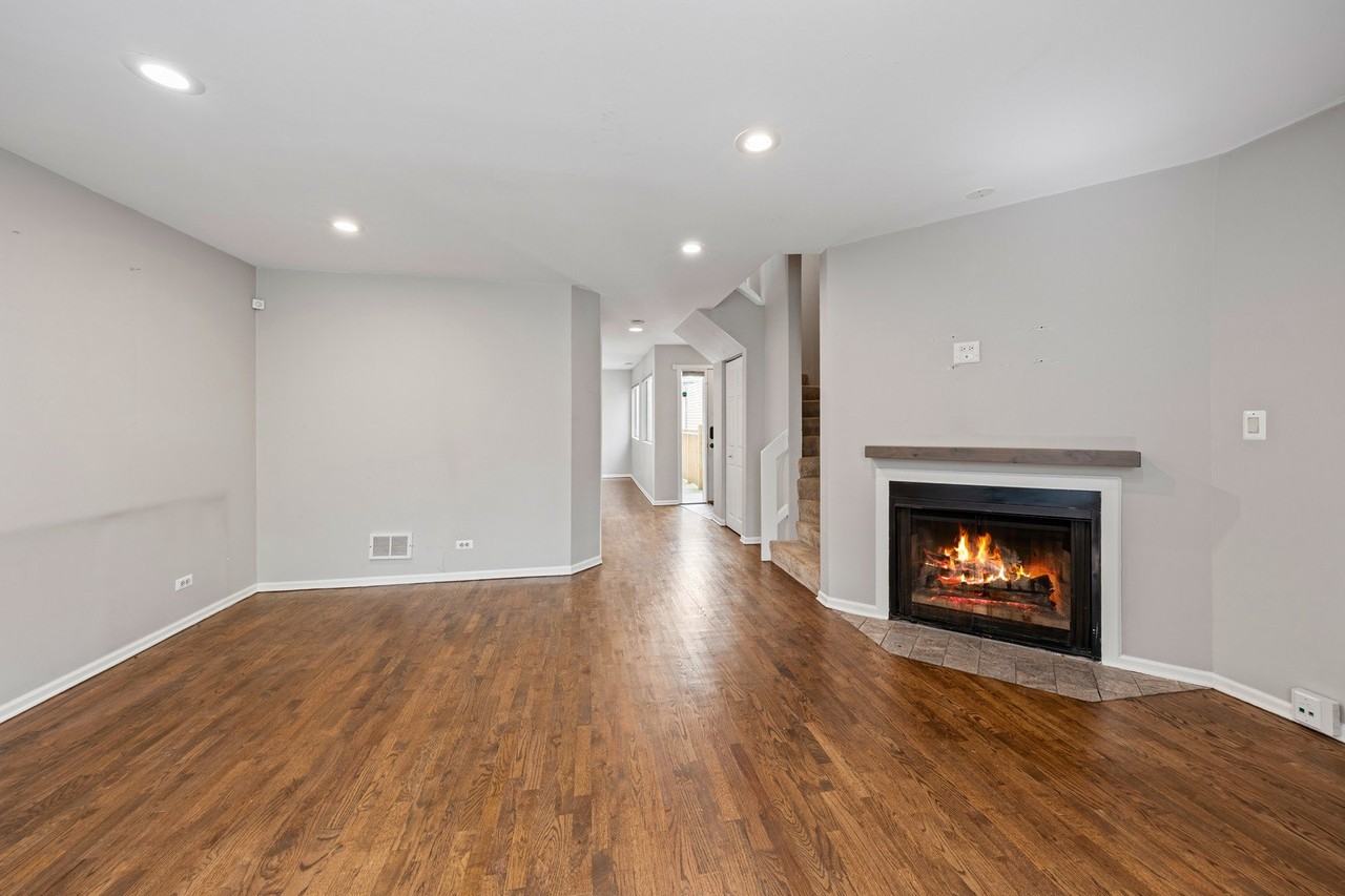 1839 N Bissell St #3 - Photo 3 of 20