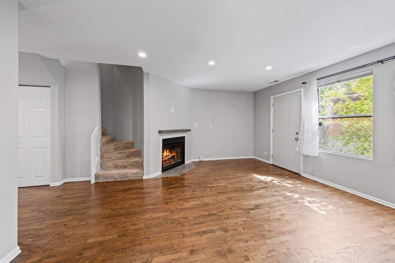 1839 N Bissell St #3 - Photo 4 of 20