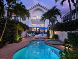 featured image of 430 10th Ave S #305