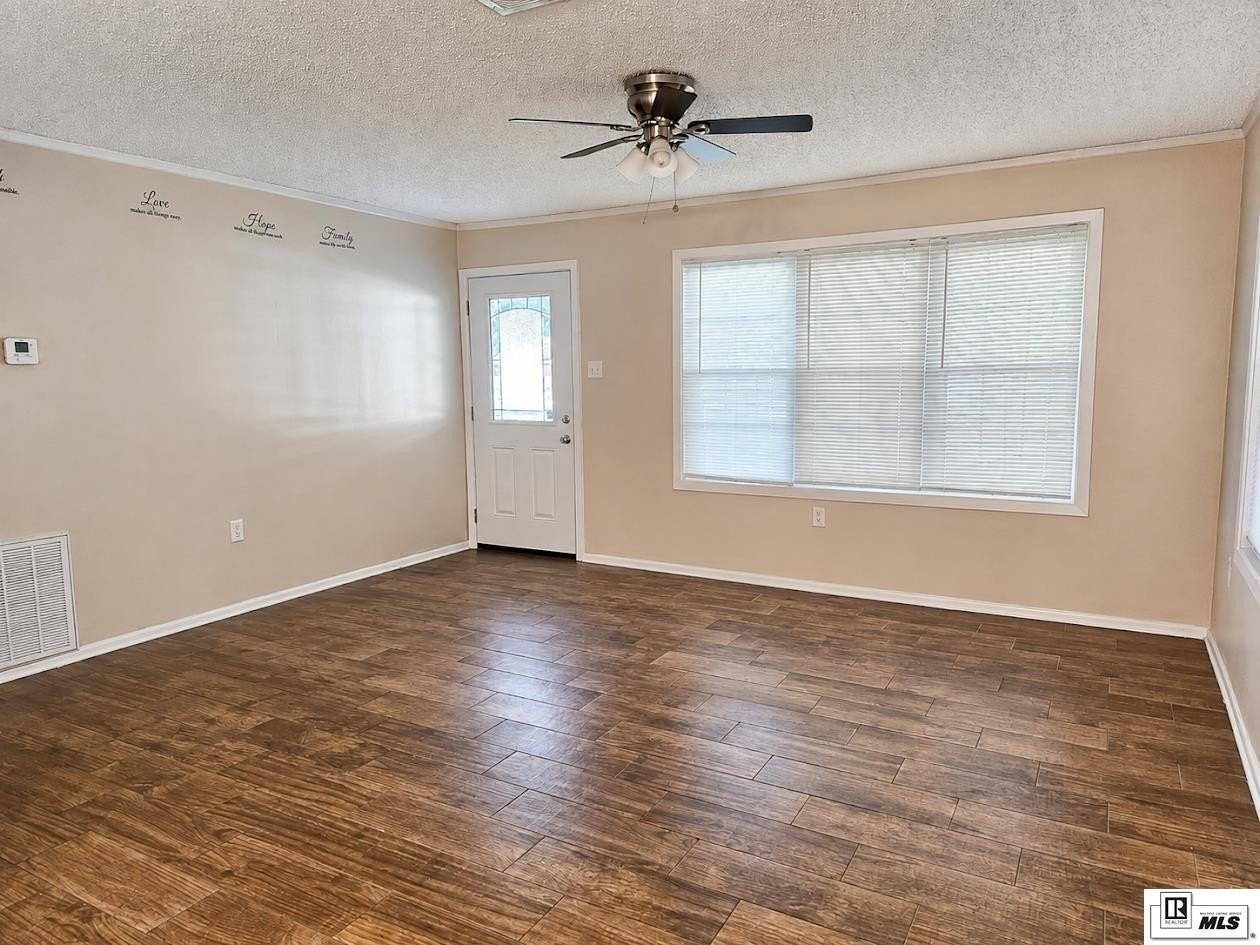 2306 Debastrop Dr - Photo 3 of 18
