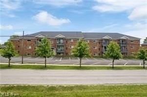 featured image of 624 Highland Dr ## 664