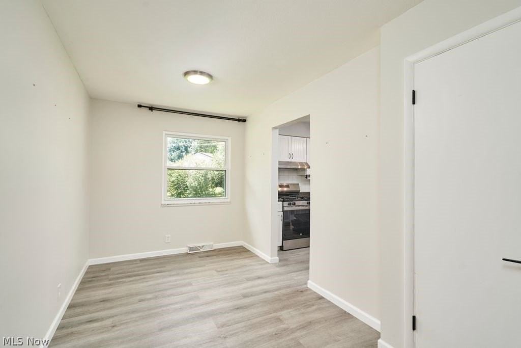 432 Mackinaw Ave - Photo 4 of 16