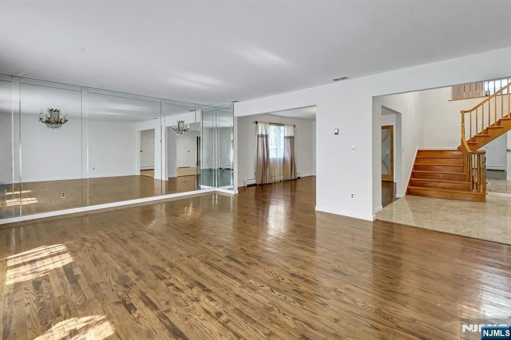 268 Center St - Photo 5 of 35