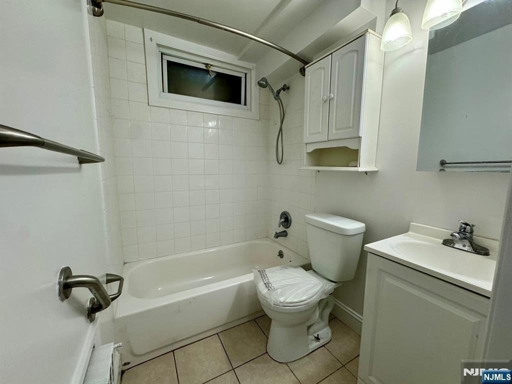 687 Midland Ave #1 - Photo 7 of 9