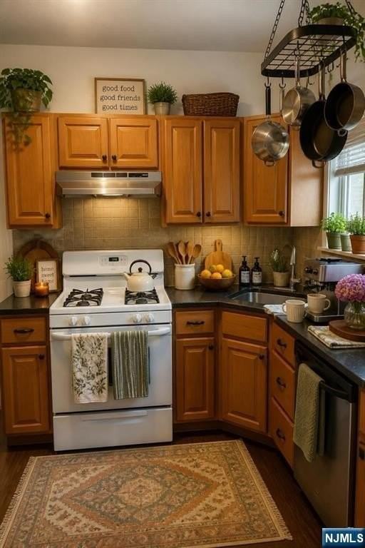 377 Henry St - Photo 6 of 6