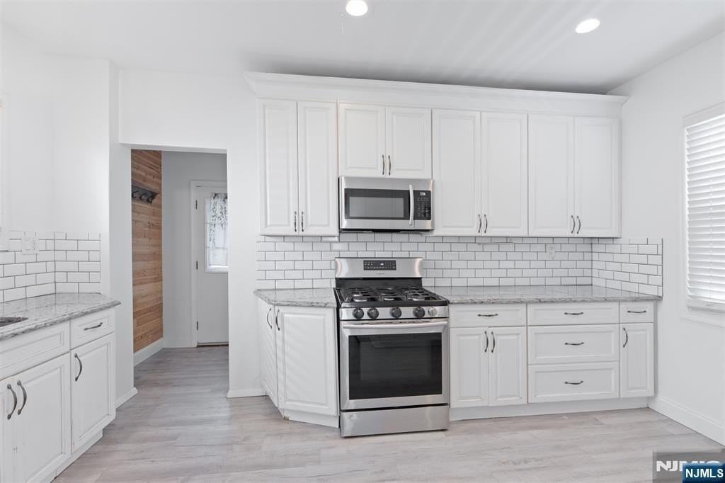 73 Ilford Ave - Photo 3 of 25