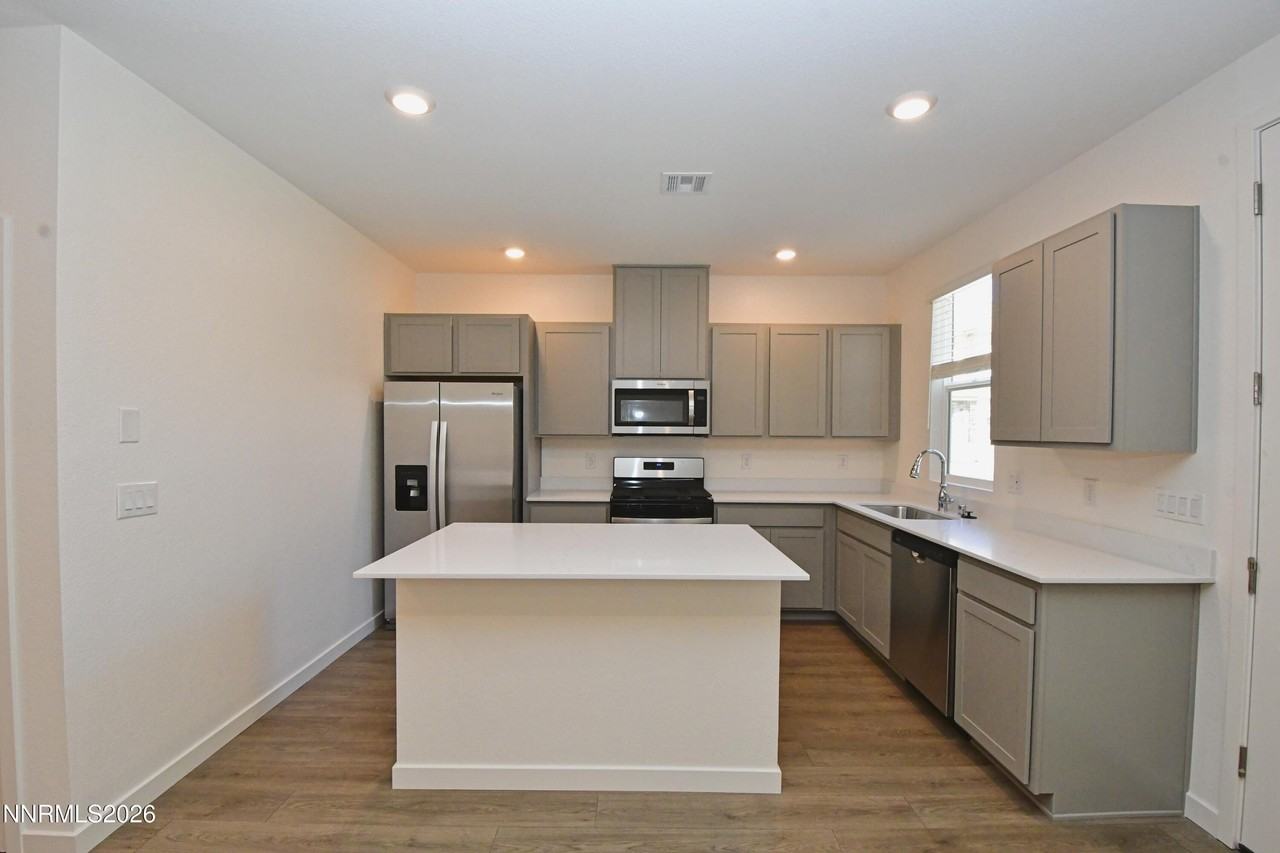 1016 Middle Gate Rd - Photo 5 of 26