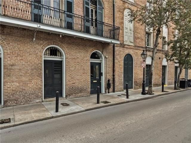 841 Royal St #3A - Photo 7 of 35