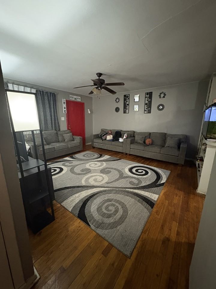 1047 Star St #1 - Photo 4 of 19