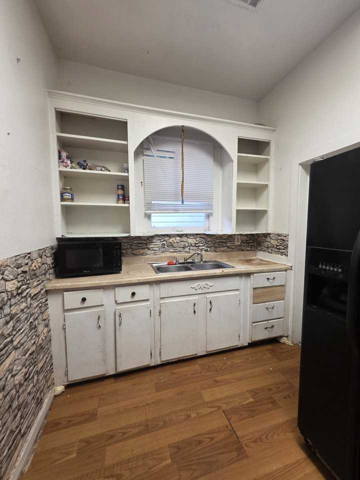 1410 E Chaffin St #1 - Photo 3 of 5