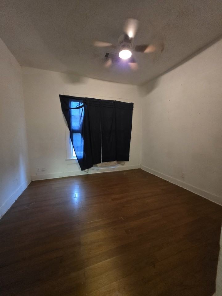 1410 E Chaffin St #1 - Photo 4 of 5