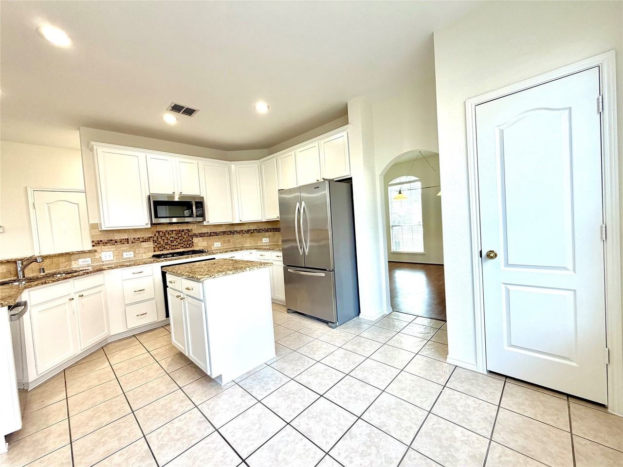 516 Hawken Dr - Photo 3 of 33