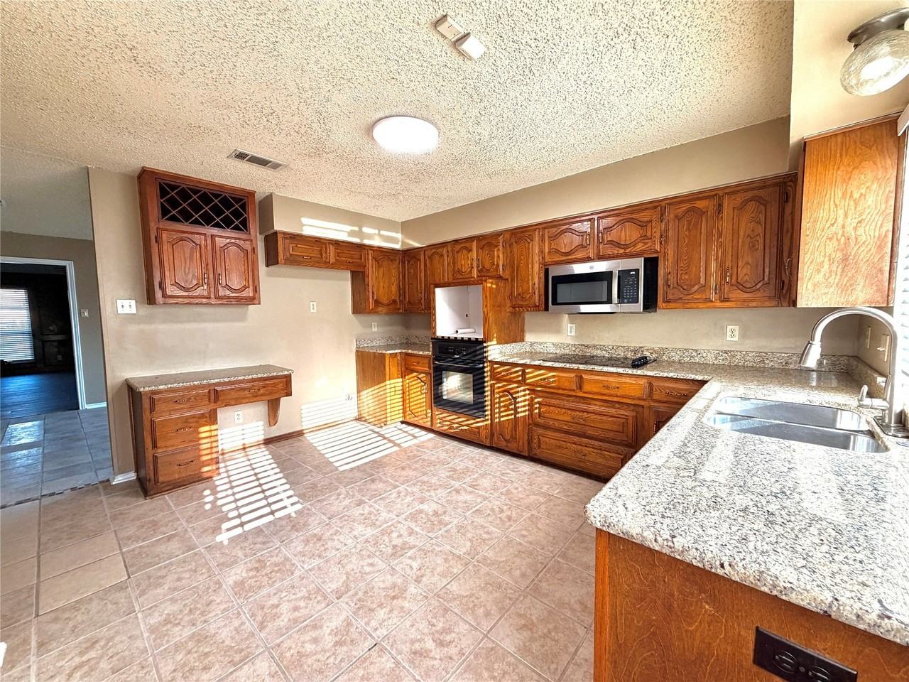 1238 Richland Oaks Dr - Photo 5 of 19