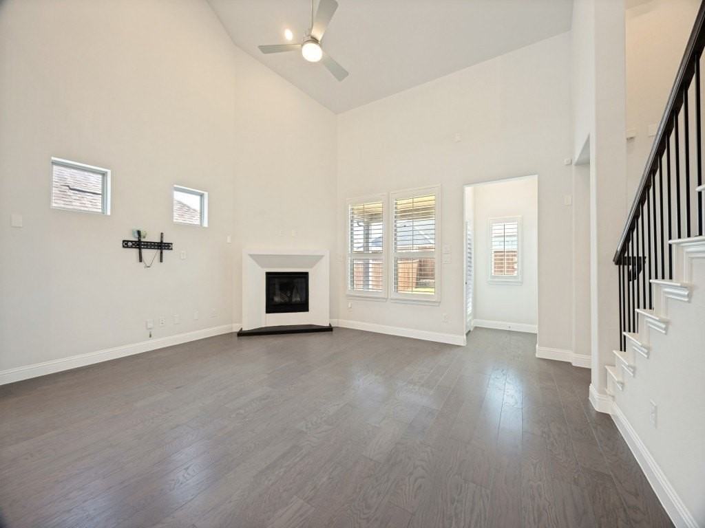 808 Mathew Dr - Photo 2 of 12