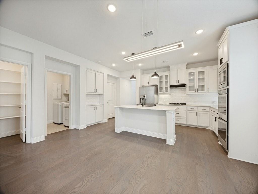 808 Mathew Dr - Photo 3 of 12